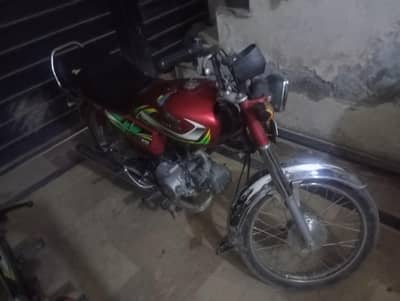 Honda CD70 new Bike hai 22 Modal ha 25 ki Register