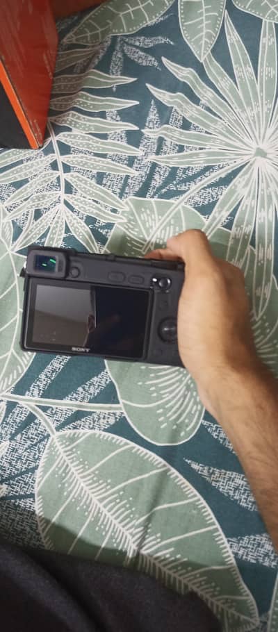 Selling Sony camera a6500