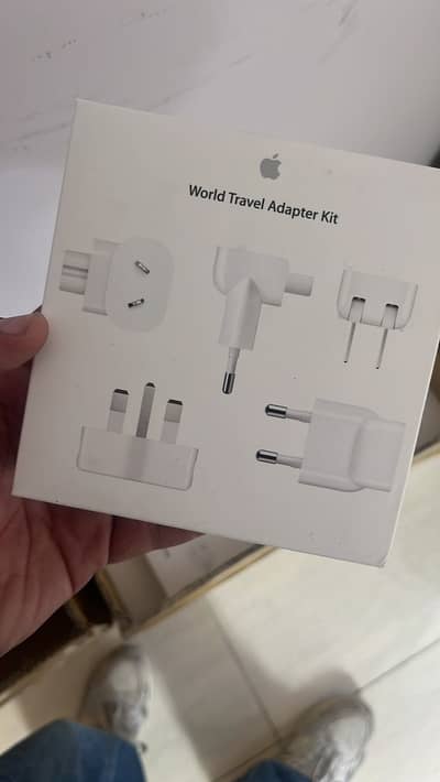 APPLE WORLD TRAVEL ADAPTER KIT 100% Original