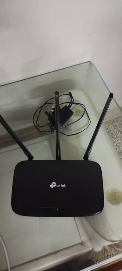 3 antina to link black colour and charger with box