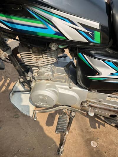 Honda 125 / 2015 / moadl. koi km ni hona wala good enajn