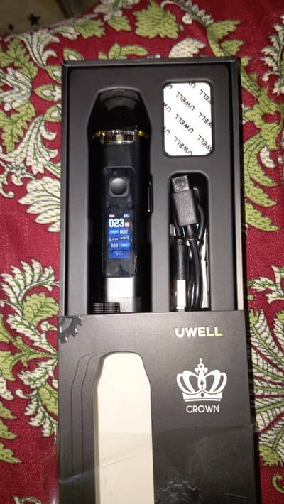 Crown D Device Black