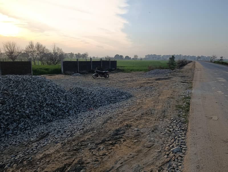 155مرلہ کارنرپلاٹ براۓ فرحت-کرتاپورروڈسیالکوٹ 2