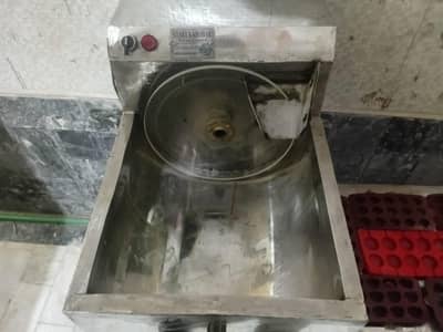 Chocolate making machine