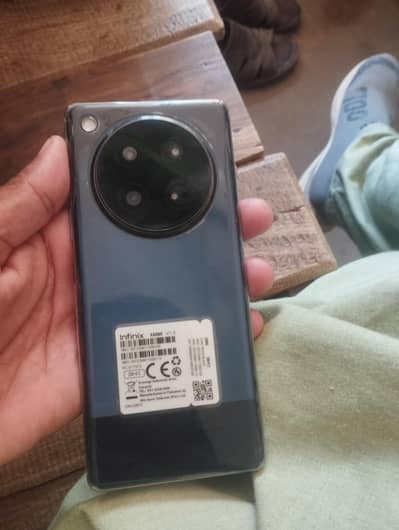 infinix zero 40 full box 10/10 9 mah warnti