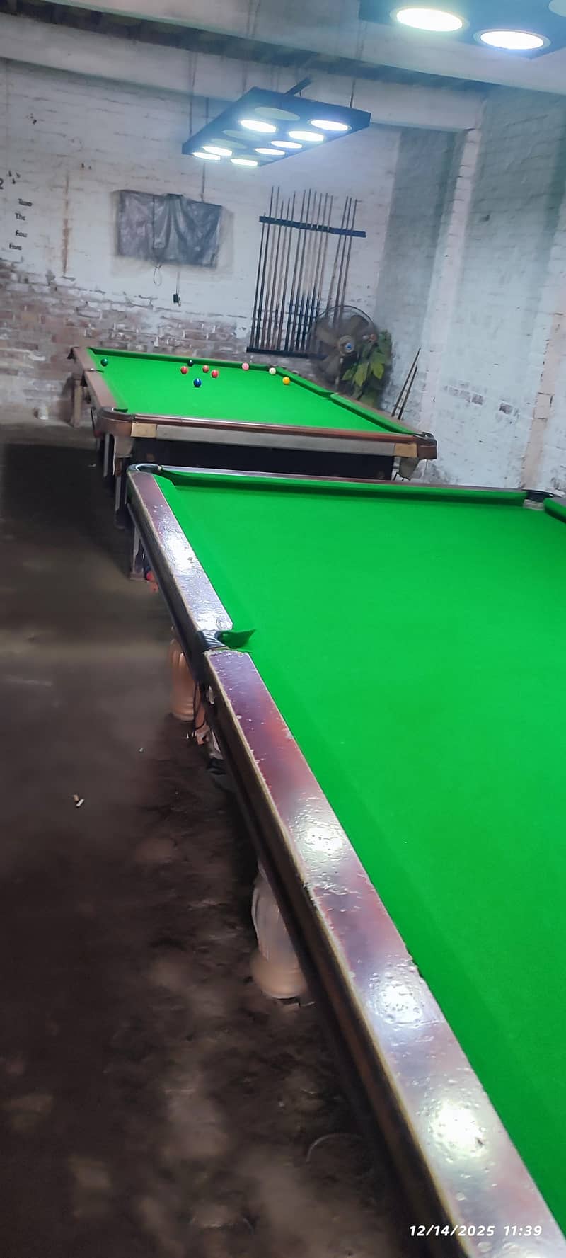 Snooker table 14