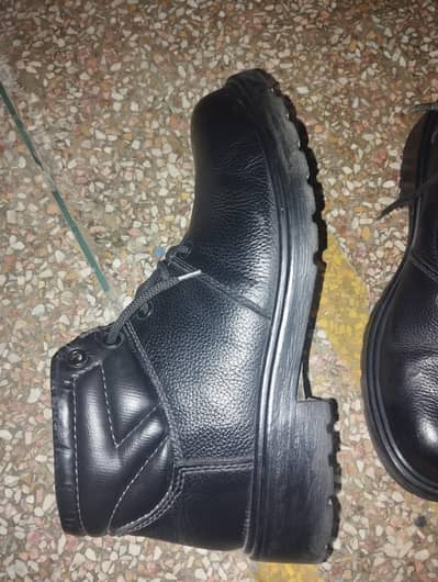 Black Leather Shoes  in Good Condition