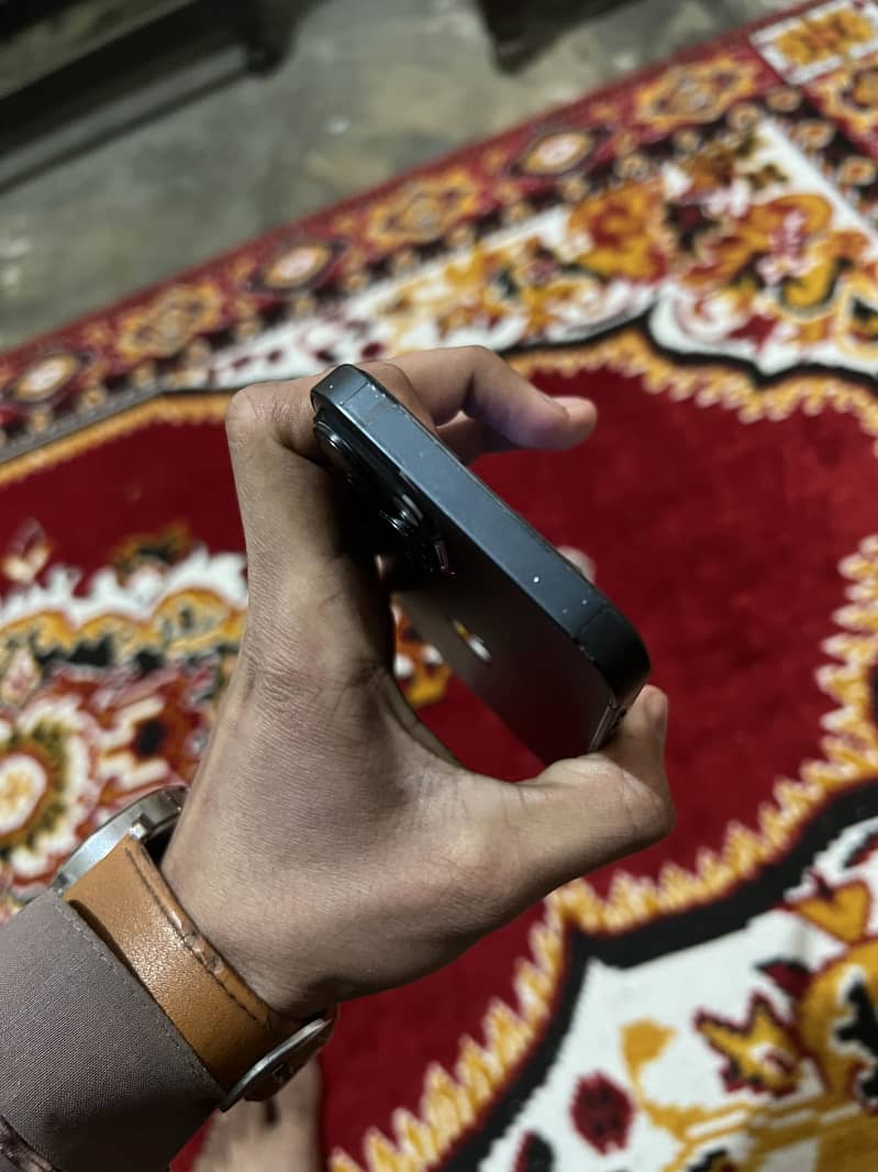 iPhone 14 jv 1