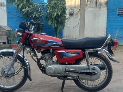 Honda 125 Red colour