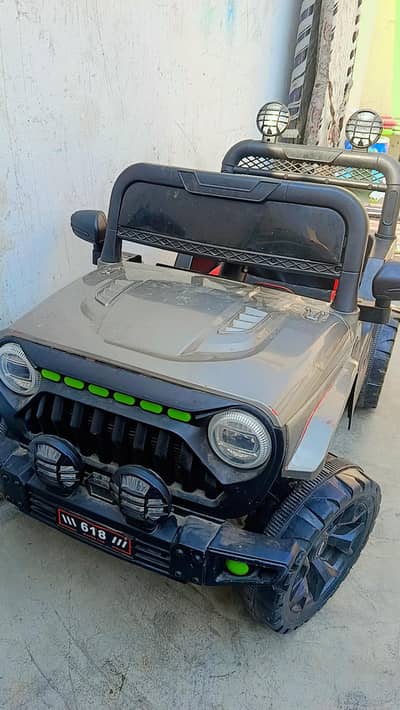 kids car 4 motors good condition