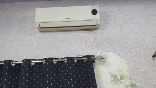 one Ton split Ac for salle