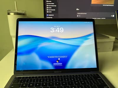 M1 Air 8 GB ram 256 GB storage