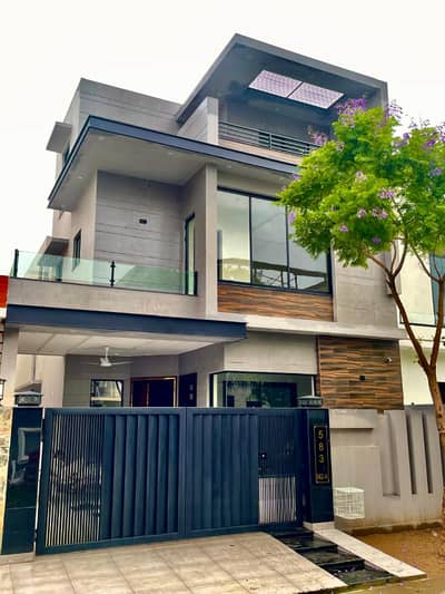 Stunning 10 Marla House For Sale Prime Location & Modern Design