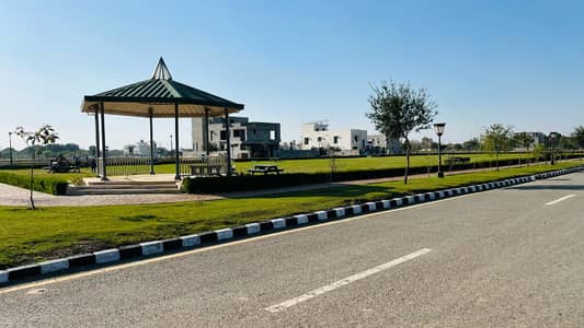 Facing Park 1 Kanal Hot Location Plot Available For Sale