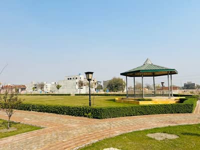 Corner + Facing Park 5 Marla Hot Location Plot Available For Sale