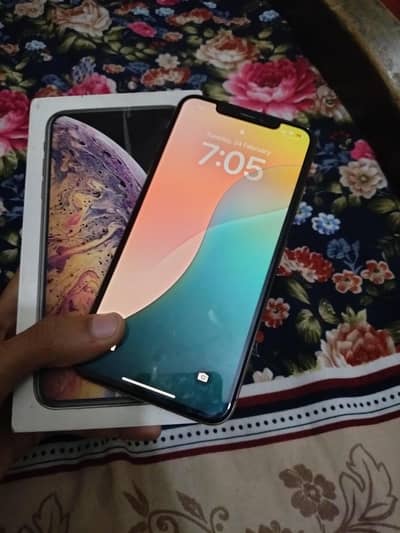 iphone Xsmax Dual PTA With box 10/10 argent sale.