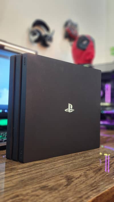PS4 PRO WITH 2 ORIGINAL CONTROLLERS