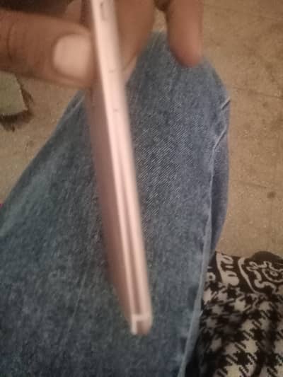 apple iphone 7 PTA approved 03136924371