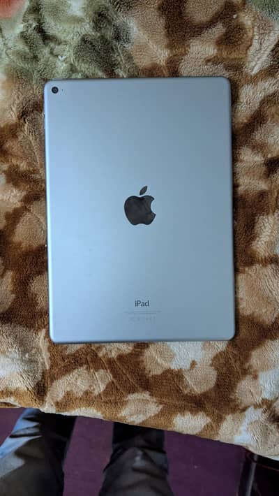 ipad air2 128gb pubg best all ok box and charger sth argent sell