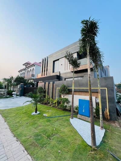 Kanal Luxurious Slightly Used House Available For Rent In DHA Phase 4