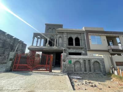 10 MARLA GREY STRUCTURE HOUSE MAIN BOULEVARD AVAILABLE FOR SALE IN BAHRIA ORCHARD LAHORE