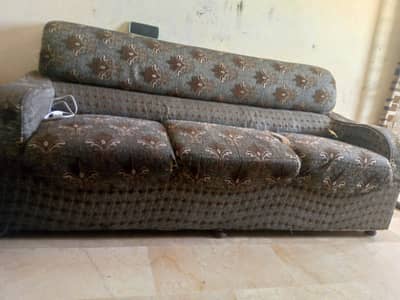 7 seater sofa for sale in good condition