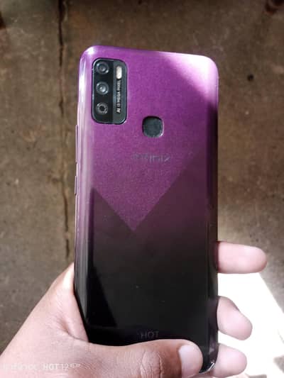 Infinix Hot 9 Play. 2 Gb ram. 32 gb rom
