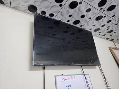 original haier 50"Led tv . . . . with complete box