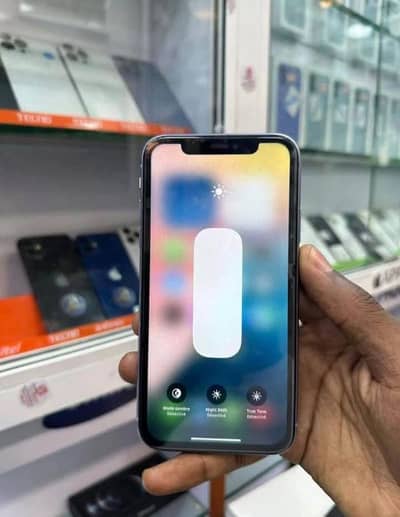 iPhone 11 with full box for sale me