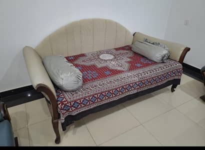 Dewan Lounge Bed