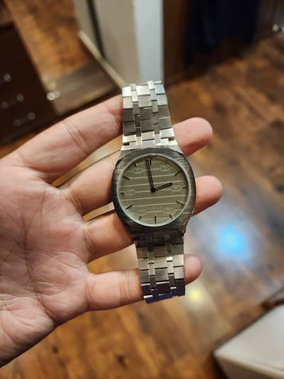 Gucci original swiss watch