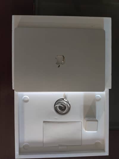 MacBook Air M3 2024 | 8GB 256GB | Box, Original Charger & Warranty