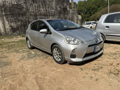 TOYOTA AQUA PUSH START FULL OPTION