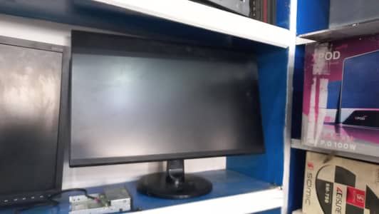 Boderless gaming moniter