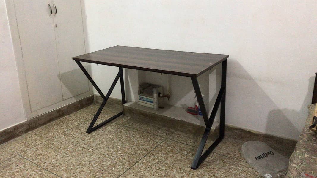 Computer / Laptop Table 0