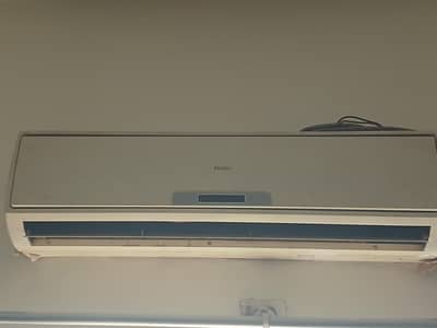 dawlance ac old model   working condition no problem