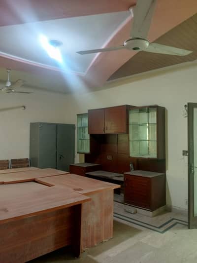 8 Marla double storey house at 65ft road available for rent it's available for Silent office