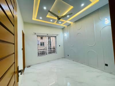 7 MARLA BEAUTIFUL GROUND PORTION FOR RENT AVAILABLE LIKE BRAND NEW