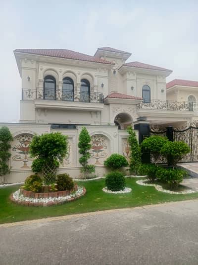 1 Kanal Very Low Price Owner Build House Available For Sale