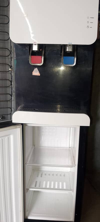 pel water dispenser  hot&cool available for sale in excellent con