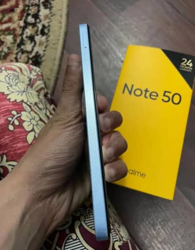 Realmi note 50