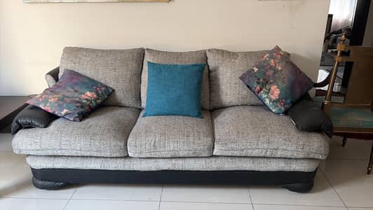 7 Seater Sofa Set for Sale. Used