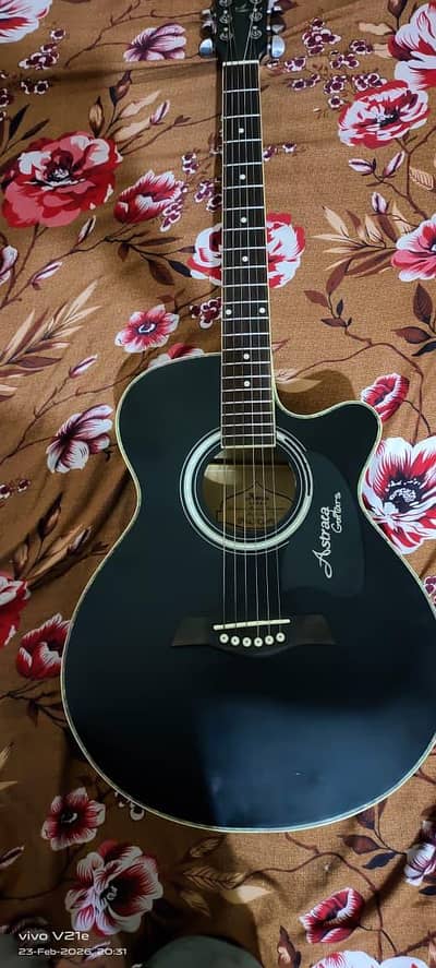 Asraga Acoustic Cutaway Guitar – Black – Excellent Condition