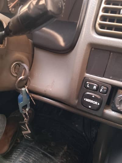 Suzuki baleno model 2000 automatic