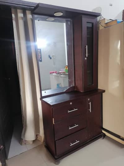Dressing Table Sale in Good Condition
