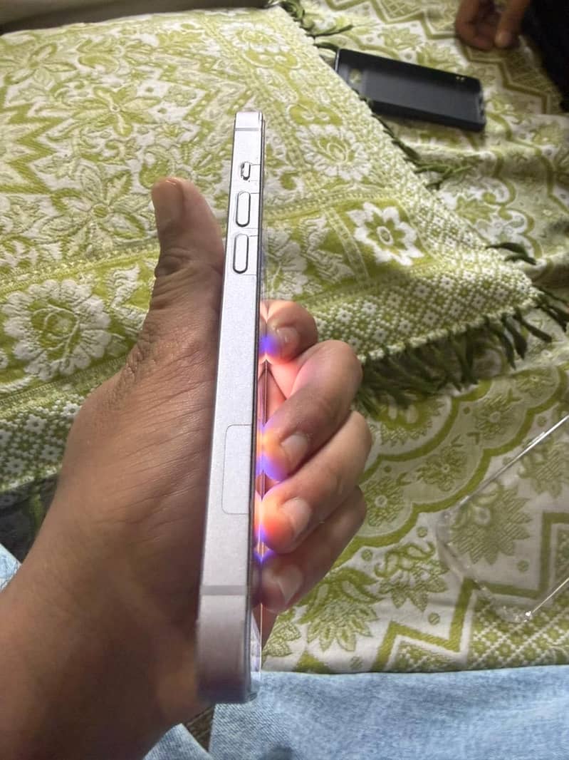 iPhone 14  jv 0