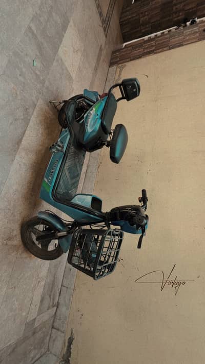 Electric scookti for sale just 3 month use