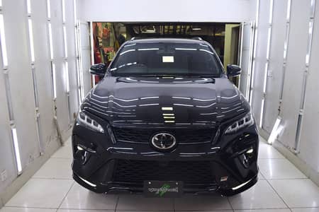 Toyota fortuner GR-S