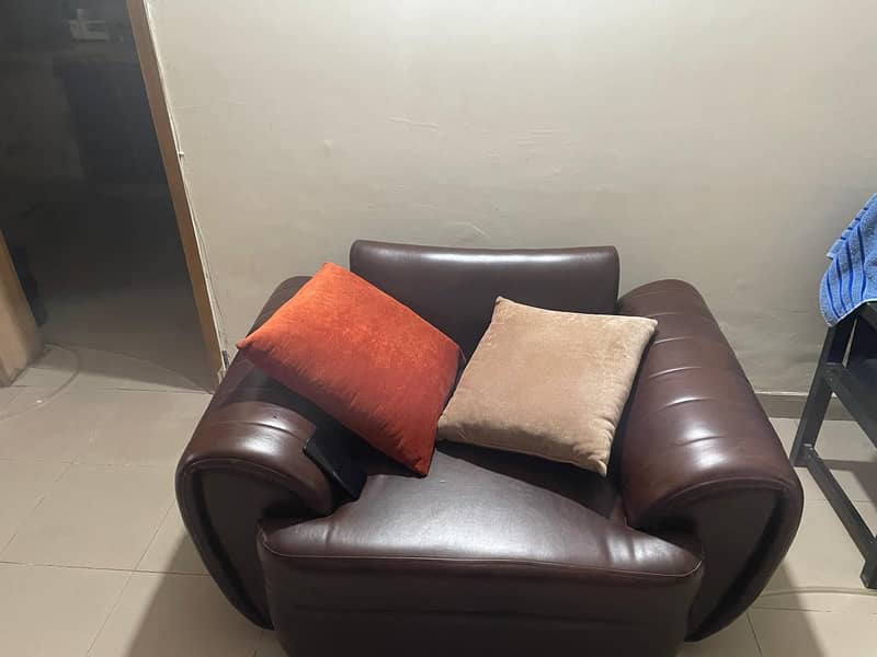 3 2 1 sofas new condition 0