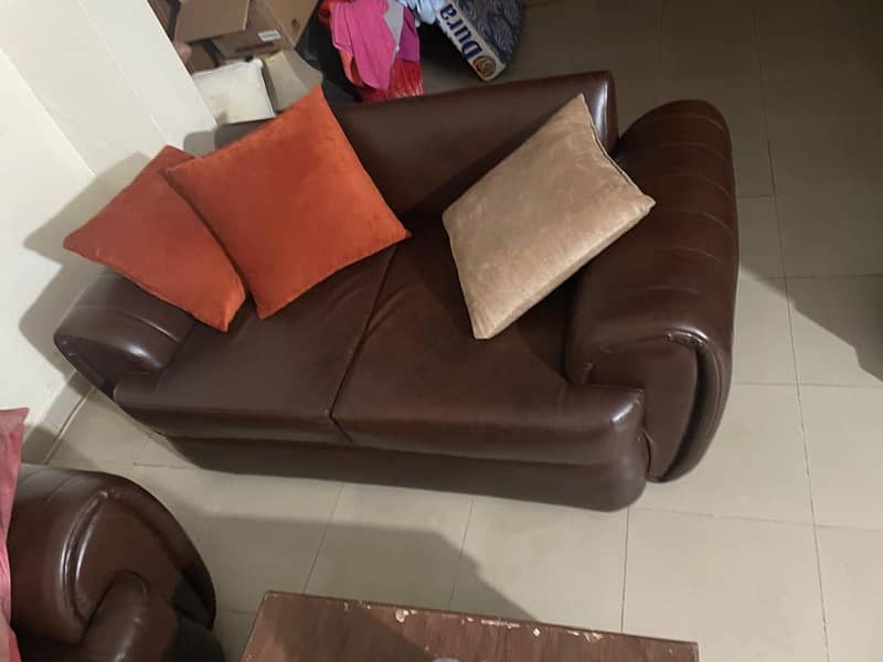 3 2 1 sofas new condition 2